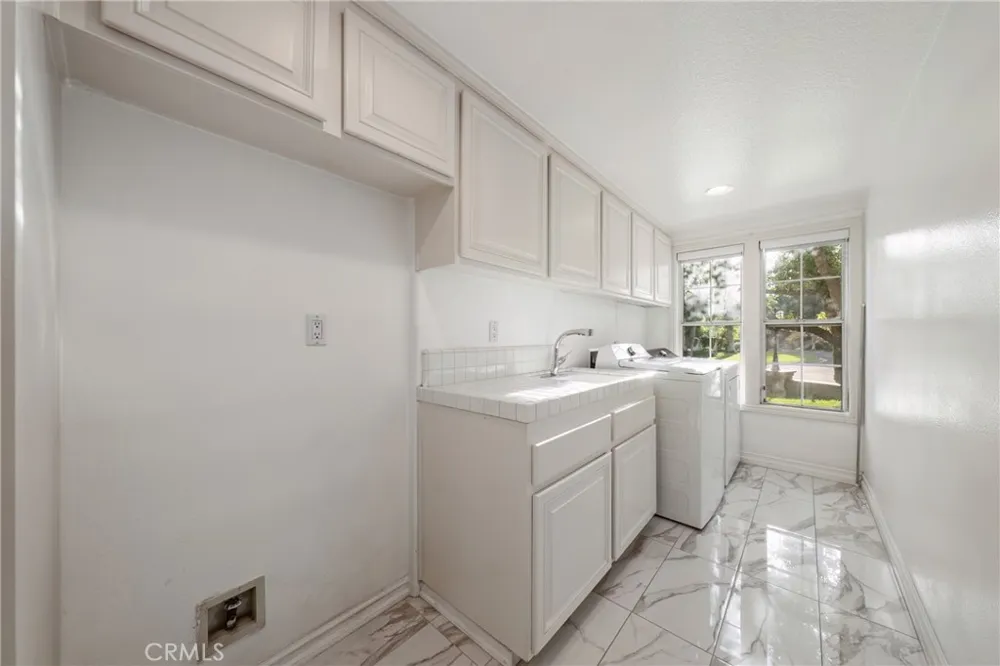 27880 Mount Whitney Yorba Linda, CA 92887