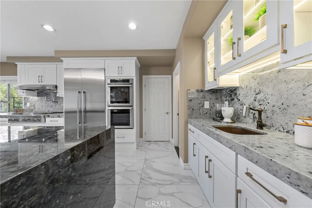 27880 Mount Whitney Yorba Linda, CA 92887
