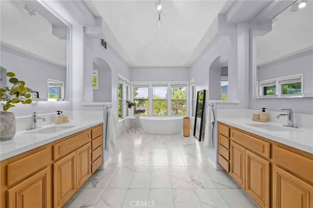 27880 Mount Whitney Yorba Linda, CA 92887
