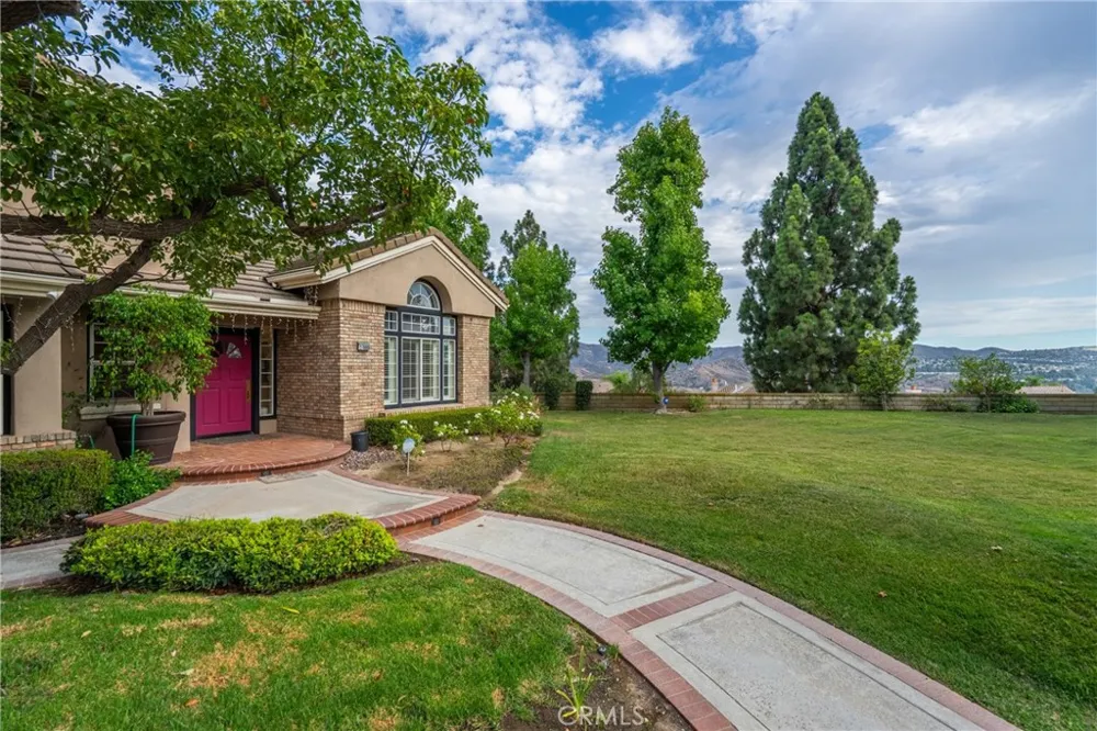 27880 Mount Whitney Yorba Linda, CA 92887