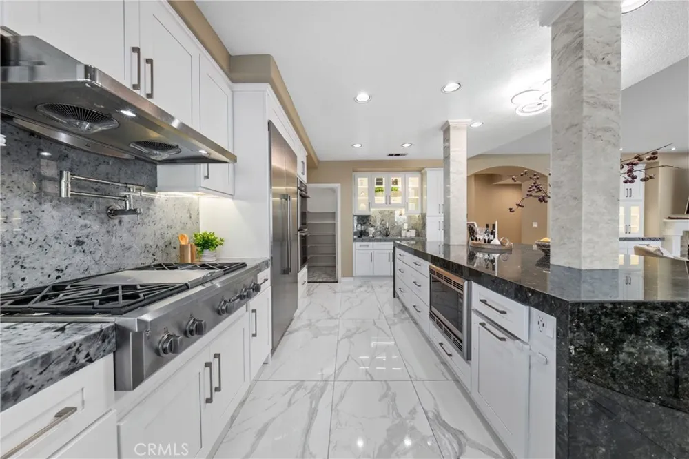 27880 Mount Whitney Yorba Linda, CA 92887