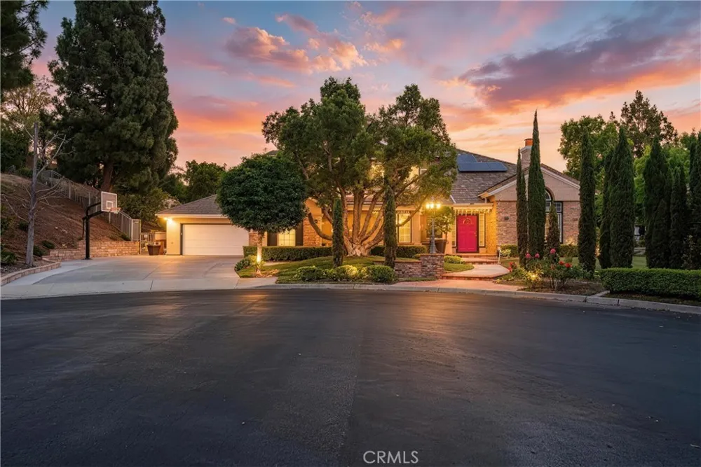 27880 Mount Whitney Yorba Linda, CA 92887