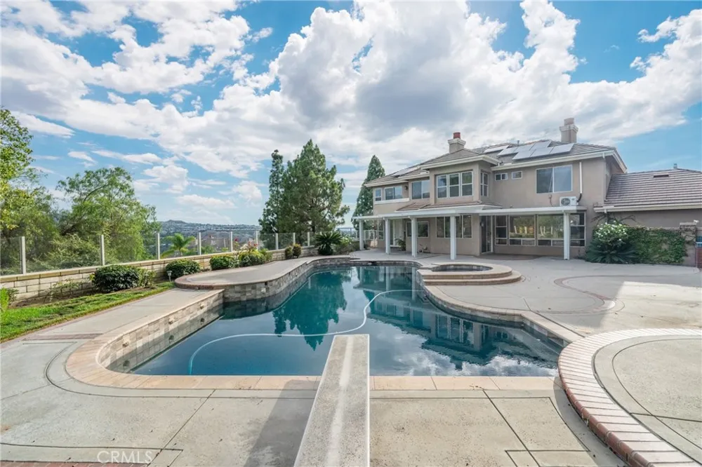 27880 Mount Whitney Yorba Linda, CA 92887
