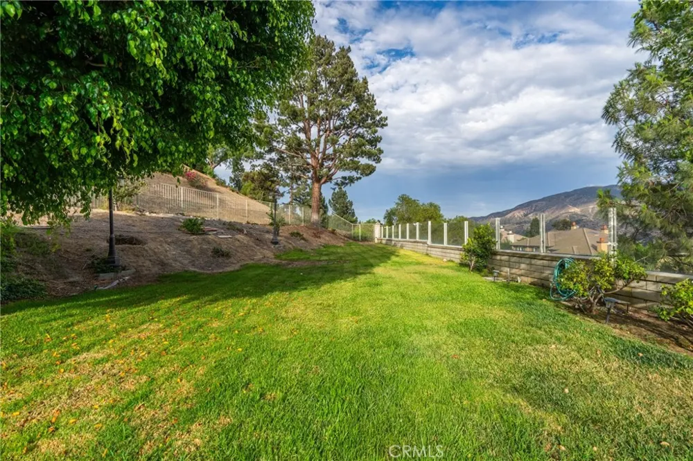 27880 Mount Whitney Yorba Linda, CA 92887