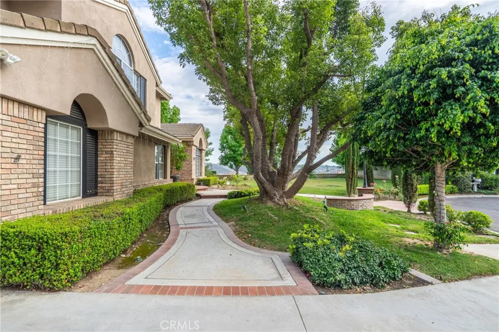 27880 Mount Whitney Yorba Linda, CA 92887