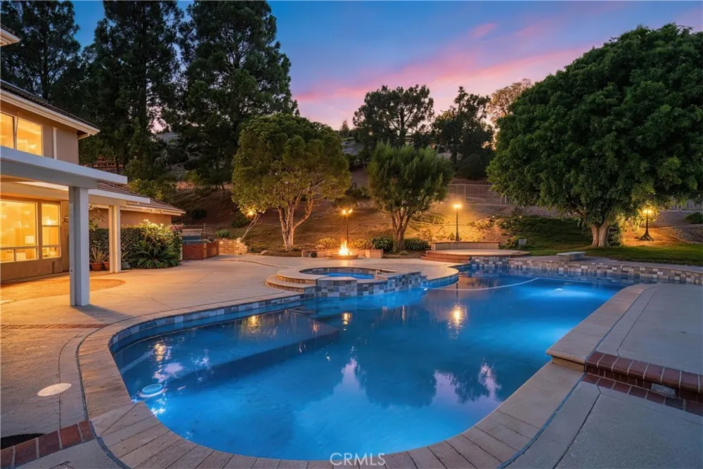 27880 Mount Whitney Yorba Linda, CA 92887