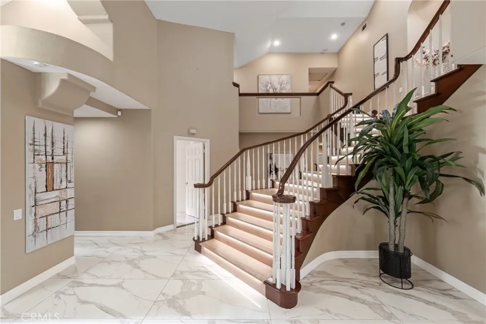27880 Mount Whitney Yorba Linda, CA 92887