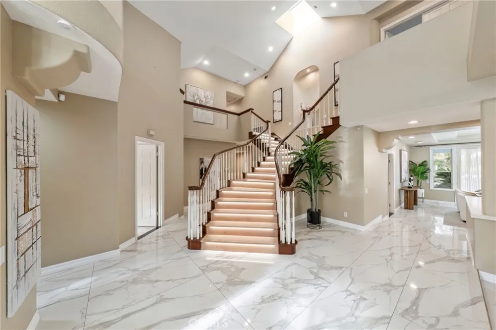 27880 Mount Whitney Yorba Linda, CA 92887
