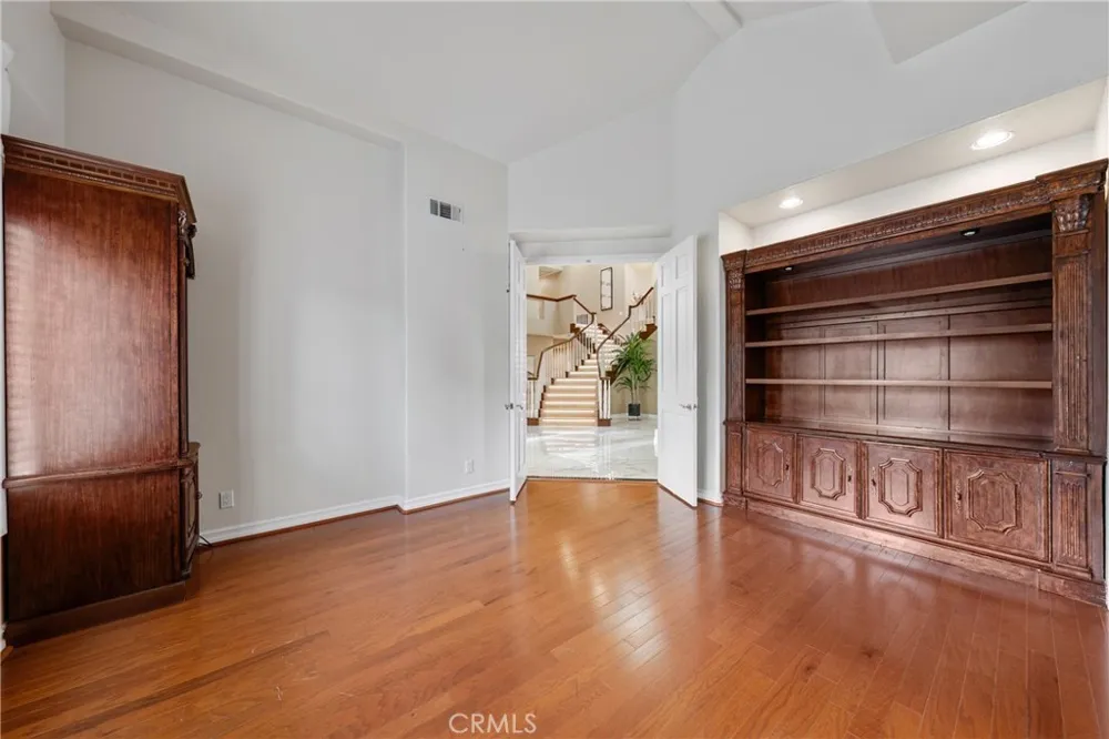 27880 Mount Whitney Yorba Linda, CA 92887