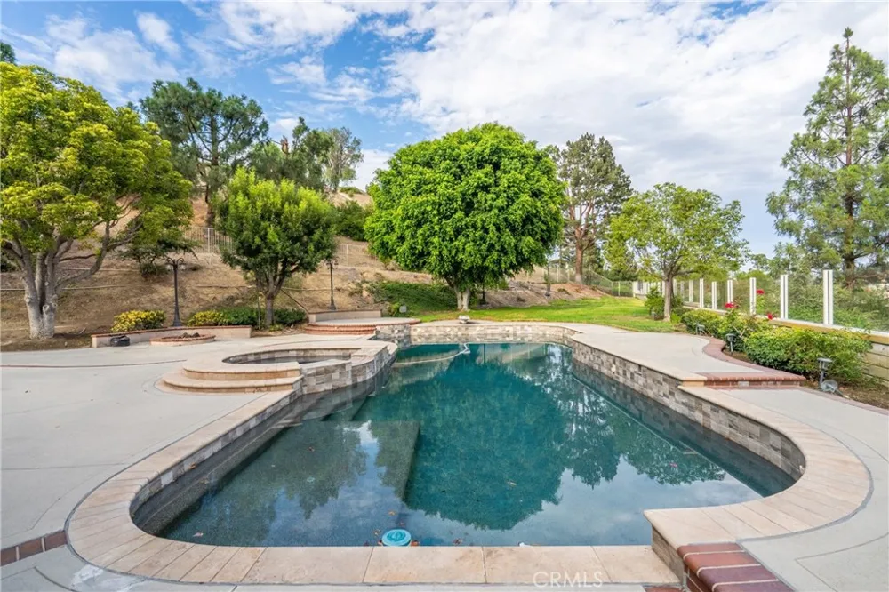 27880 Mount Whitney Yorba Linda, CA 92887