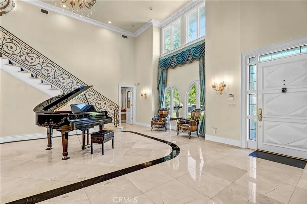 2290 Lombardy San Marino, CA 91108