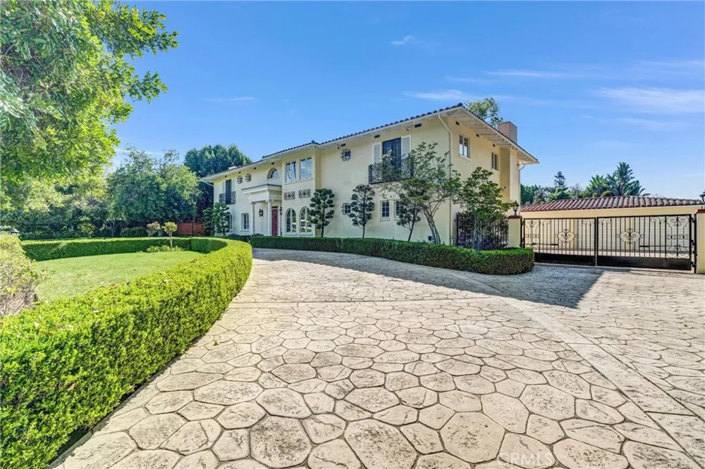 2290 Lombardy San Marino, CA 91108