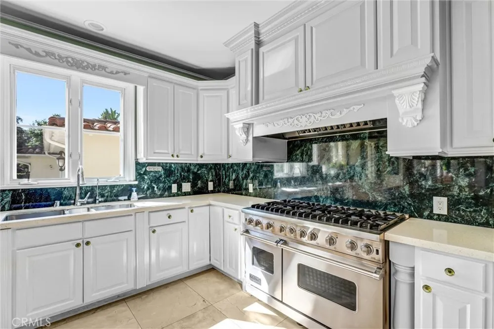 2290 Lombardy San Marino, CA 91108