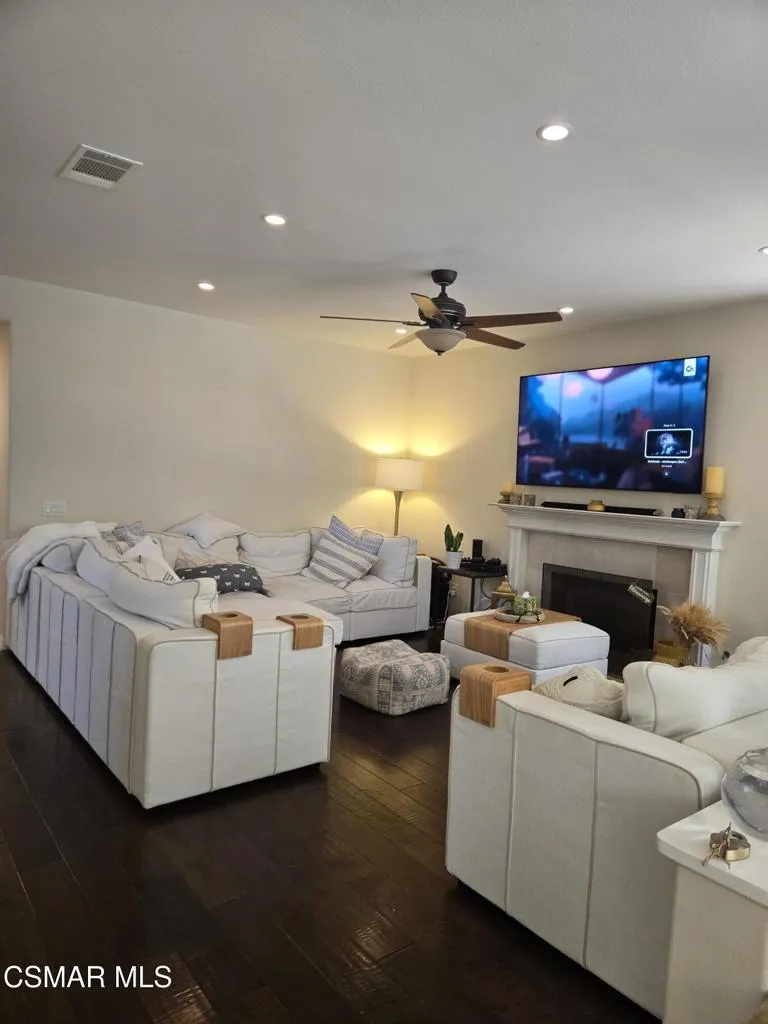 6364 Deerbrook Road Oak Park, CA 91377