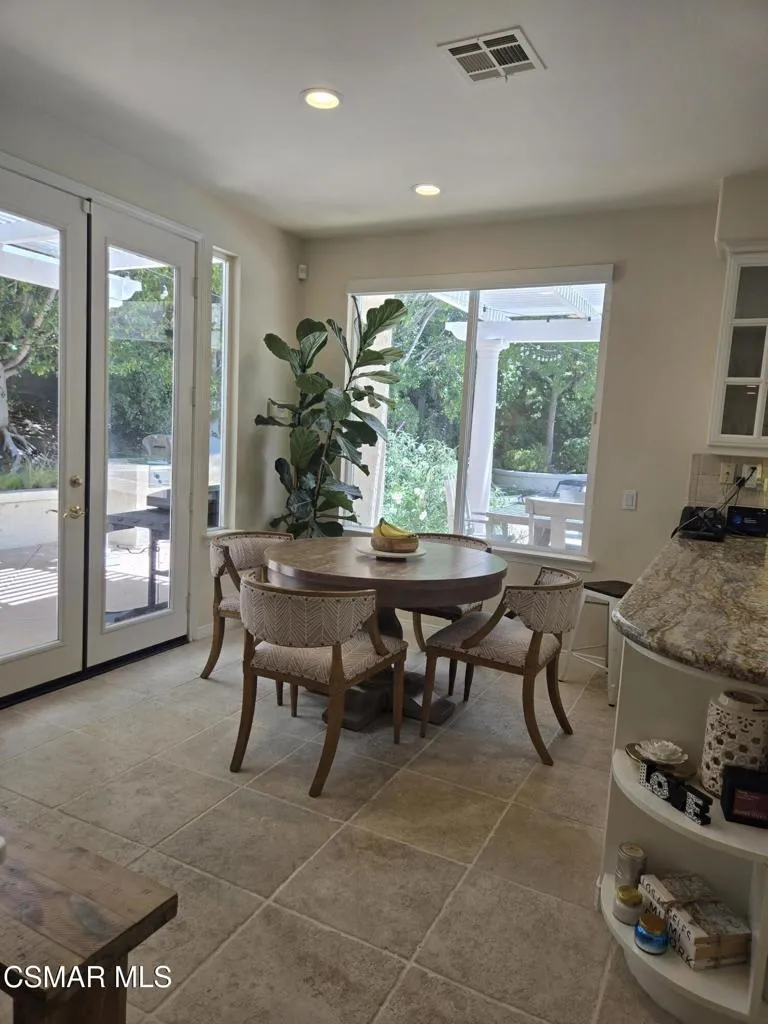 6364 Deerbrook Road Oak Park, CA 91377