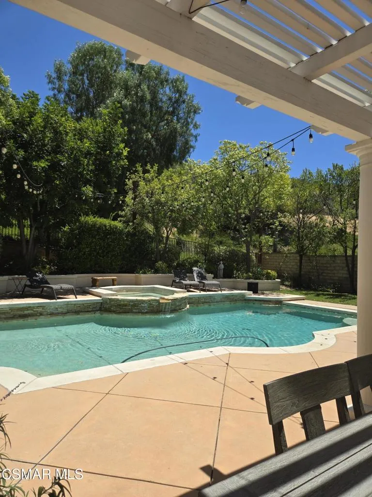 6364 Deerbrook Road Oak Park, CA 91377