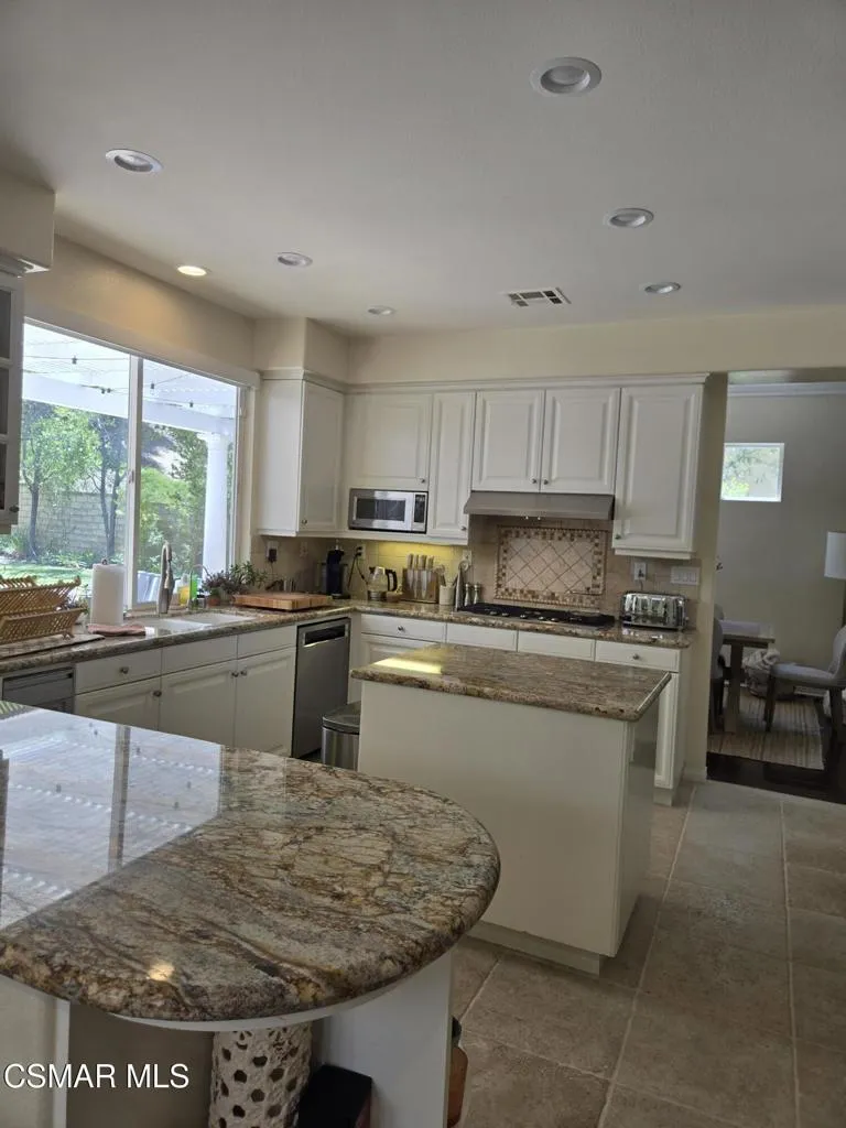 6364 Deerbrook Road Oak Park, CA 91377