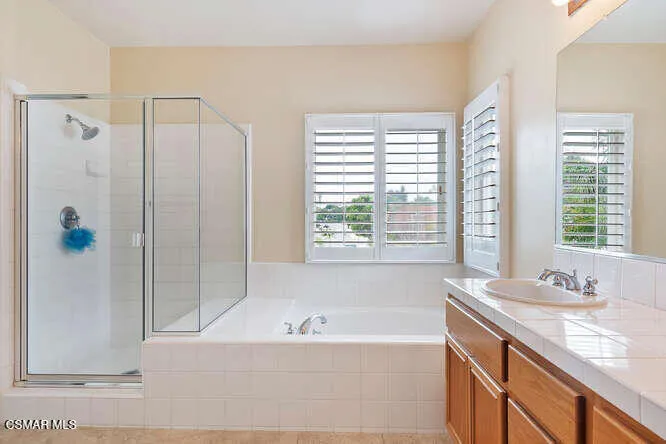 11805 Catania Court Moorpark, CA 93021