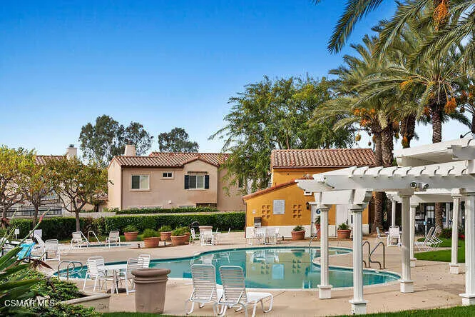 11805 Catania Court Moorpark, CA 93021