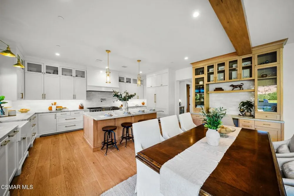 2116 Shadow Creek Drive Agoura Hills, CA 91301