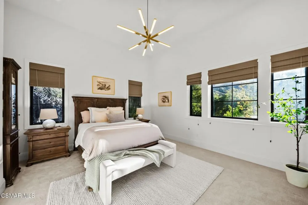 2116 Shadow Creek Drive Agoura Hills, CA 91301