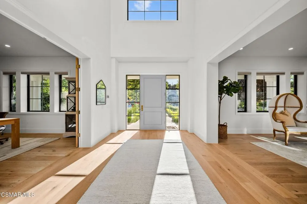 2116 Shadow Creek Drive Agoura Hills, CA 91301