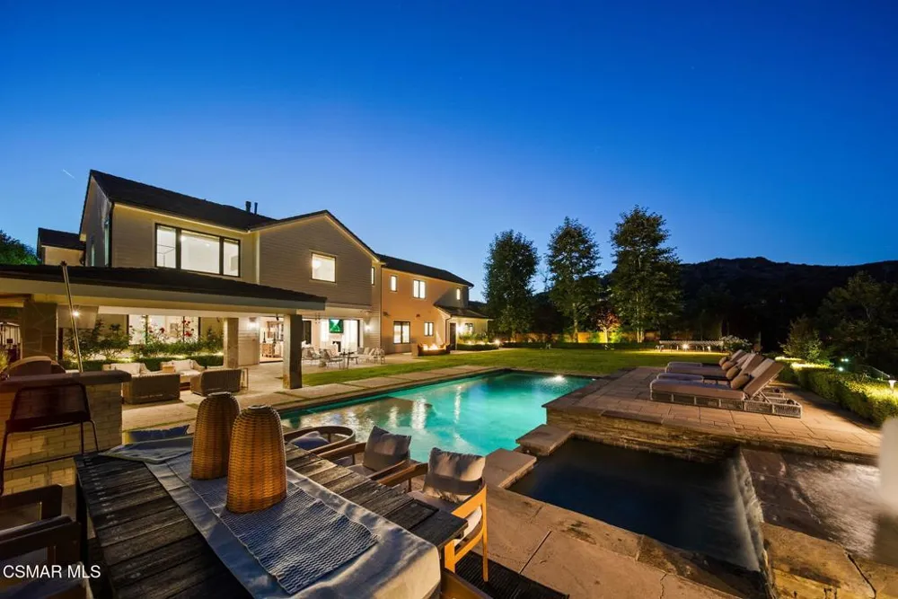 2116 Shadow Creek Drive Agoura Hills, CA 91301