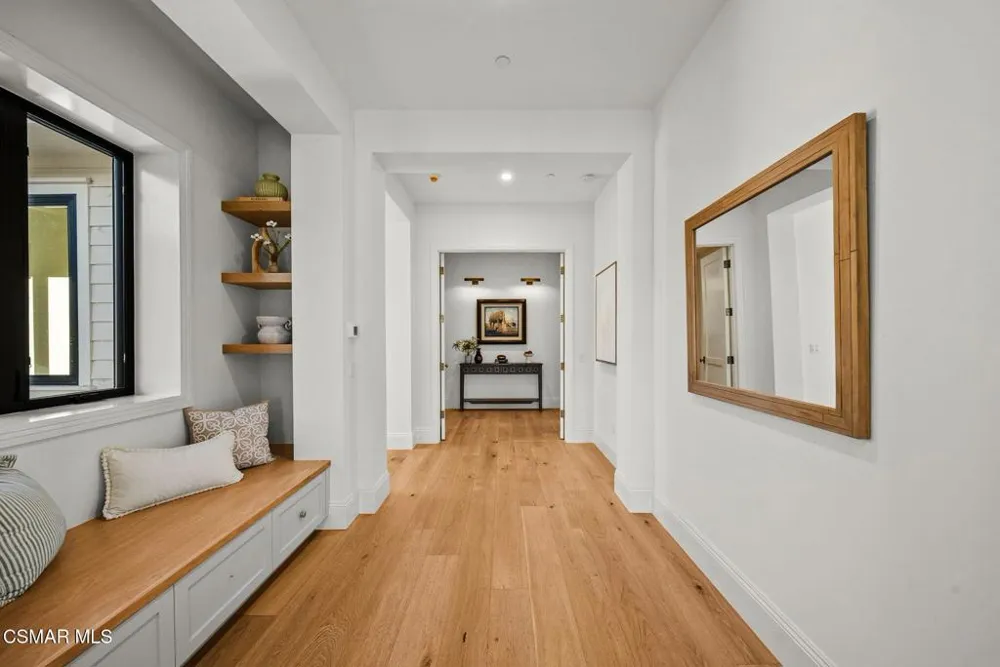 2116 Shadow Creek Drive Agoura Hills, CA 91301