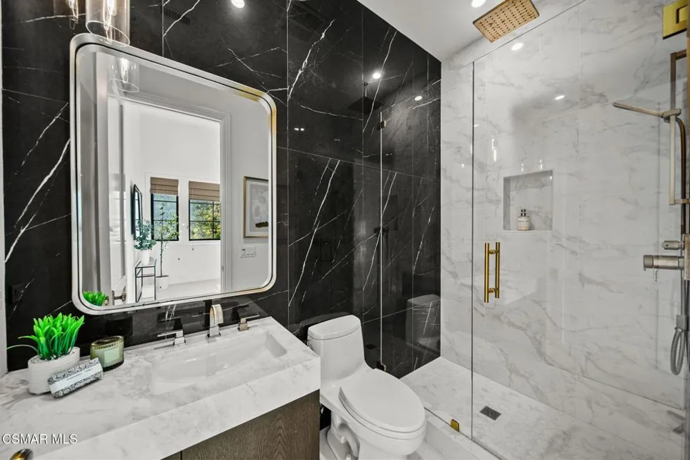 2116 Shadow Creek Drive Agoura Hills, CA 91301