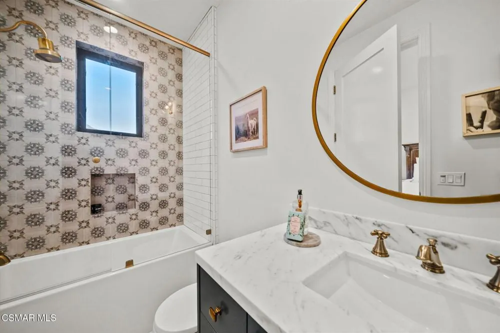 2116 Shadow Creek Drive Agoura Hills, CA 91301