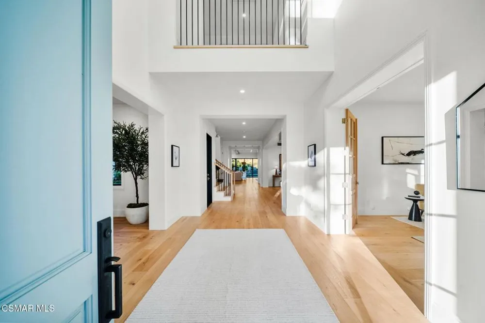 2116 Shadow Creek Drive Agoura Hills, CA 91301