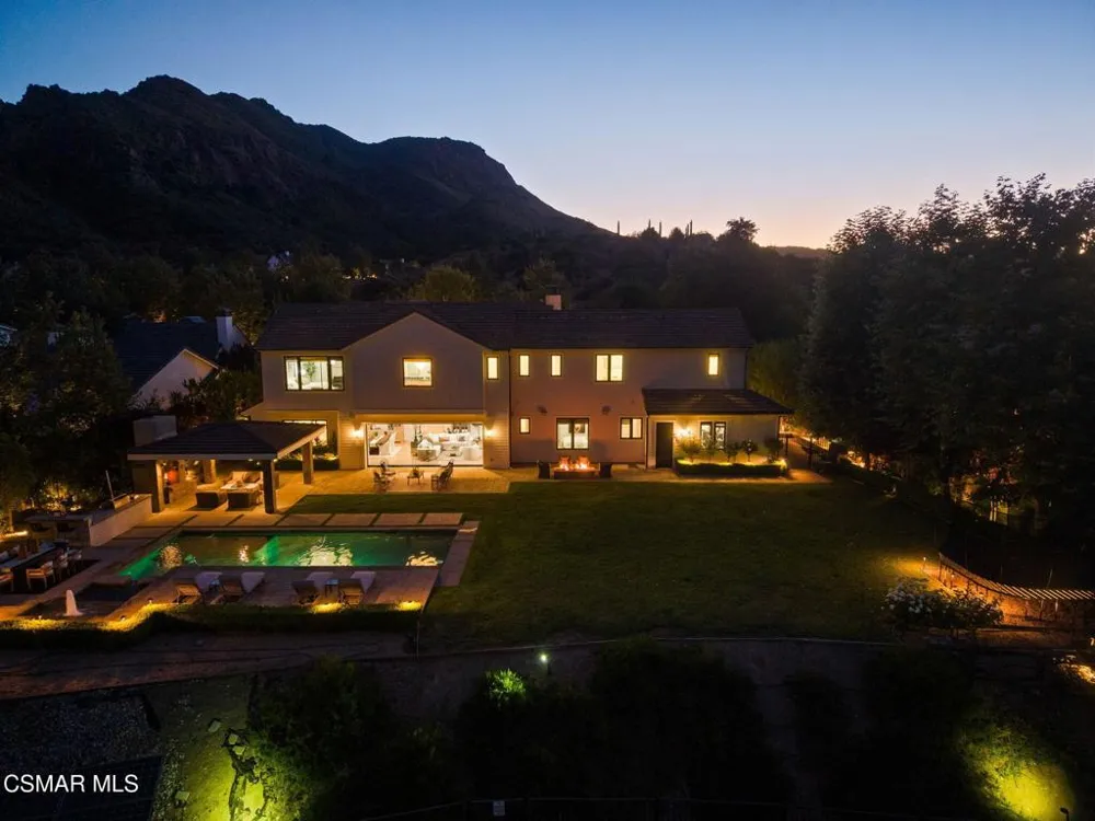2116 Shadow Creek Drive Agoura Hills, CA 91301