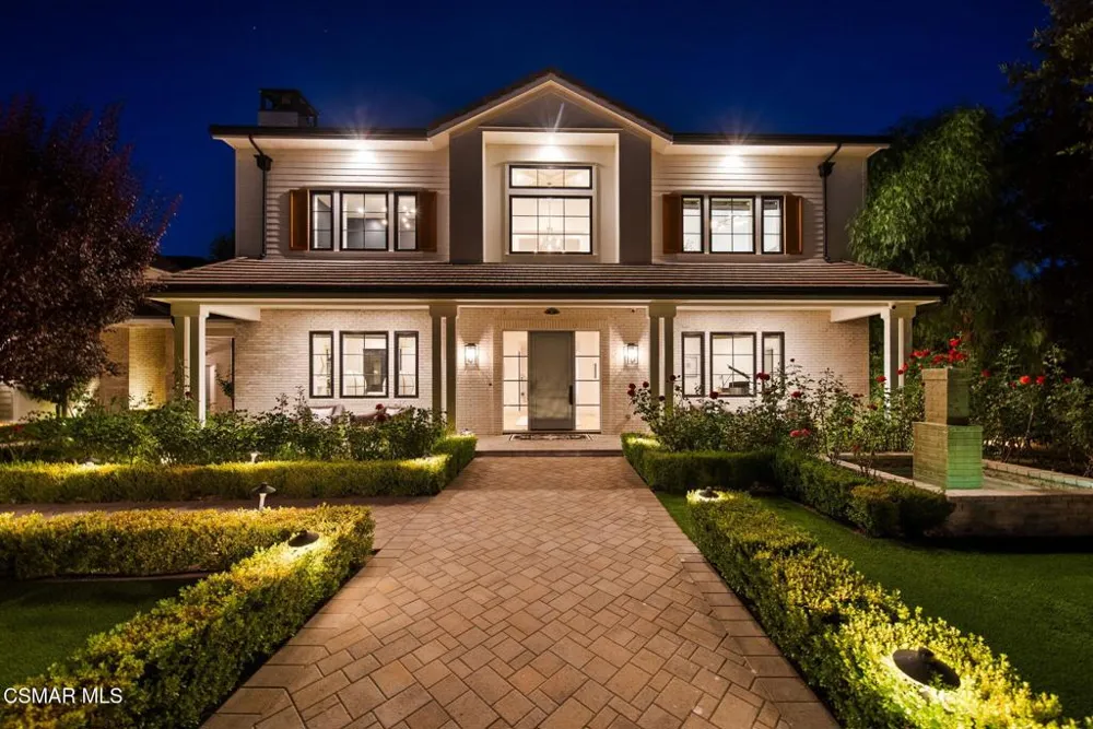 2116 Shadow Creek Drive Agoura Hills, CA 91301