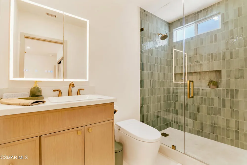 11118 Lindblade Street Culver City, CA 90230