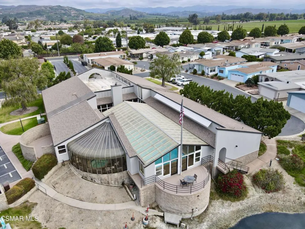 21 Poinsettia Gardens Drive #21 Ventura, CA 93004