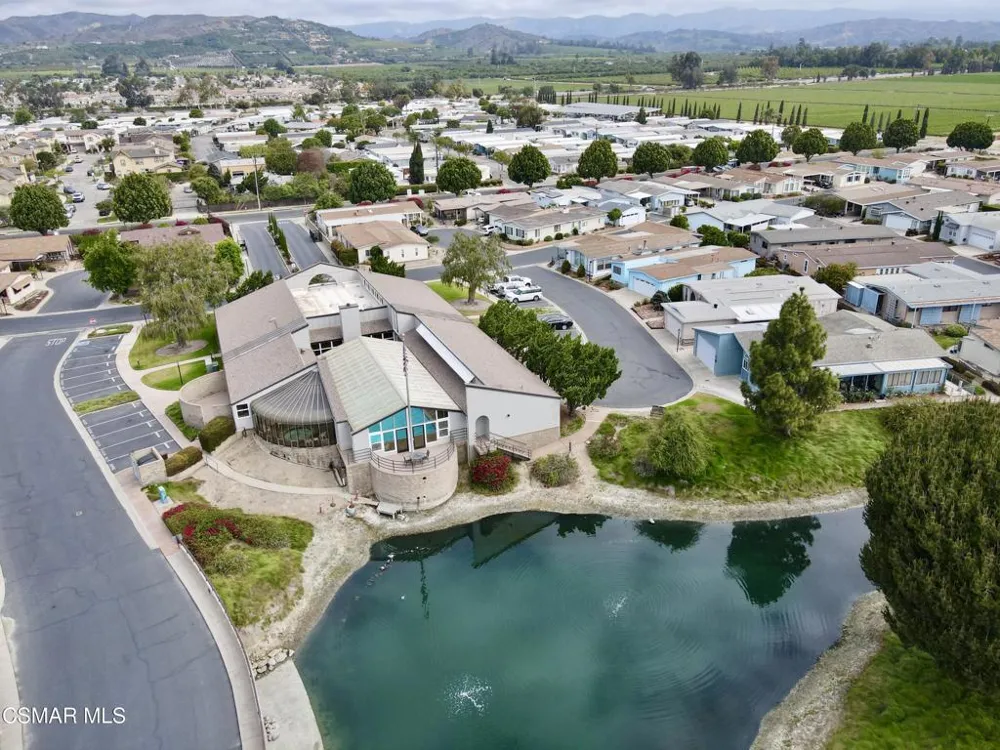 21 Poinsettia Gardens Drive #21 Ventura, CA 93004