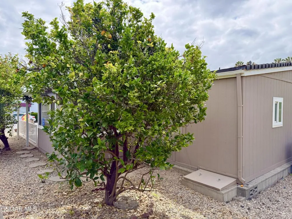 21 Poinsettia Gardens Drive #21 Ventura, CA 93004