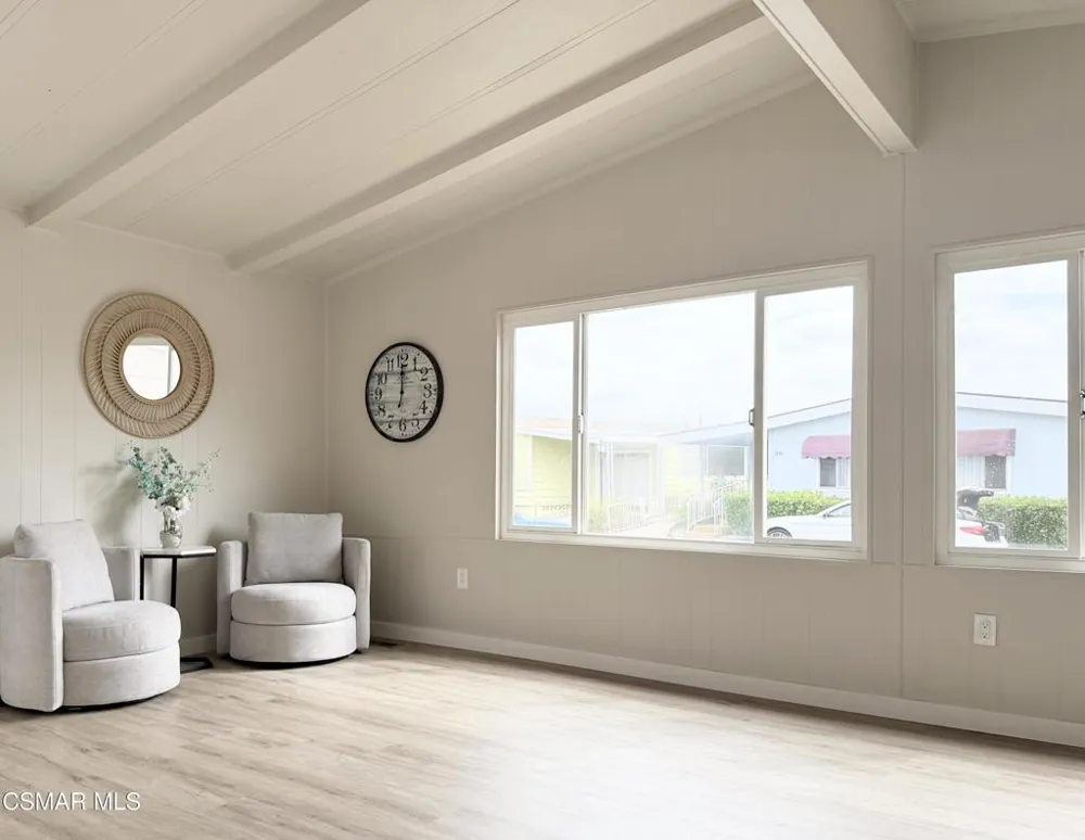21 Poinsettia Gardens Drive #21 Ventura, CA 93004