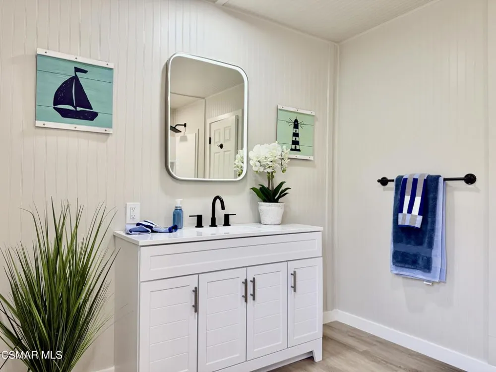 21 Poinsettia Gardens Drive #21 Ventura, CA 93004
