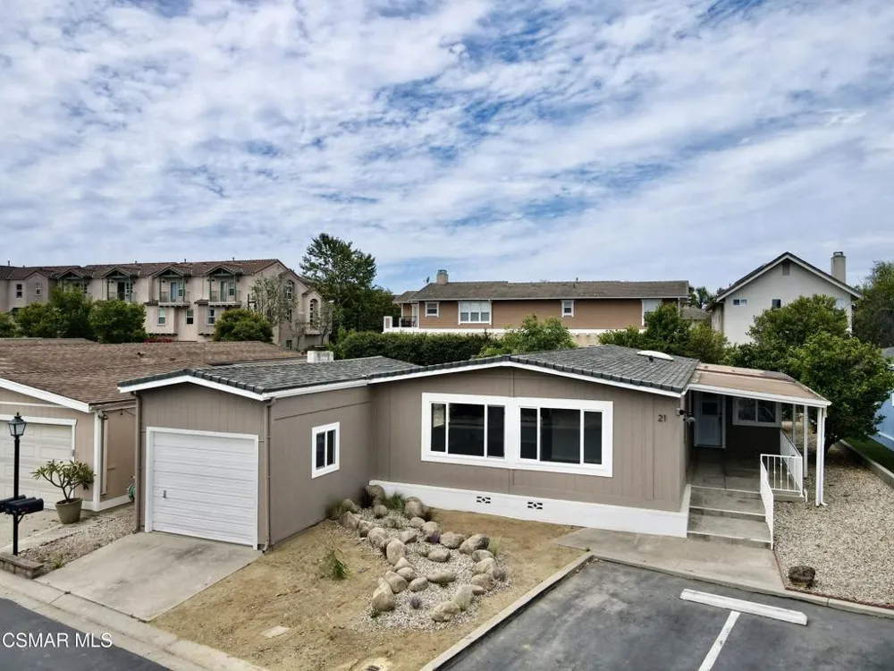 21 Poinsettia Gardens Drive #21 Ventura, CA 93004