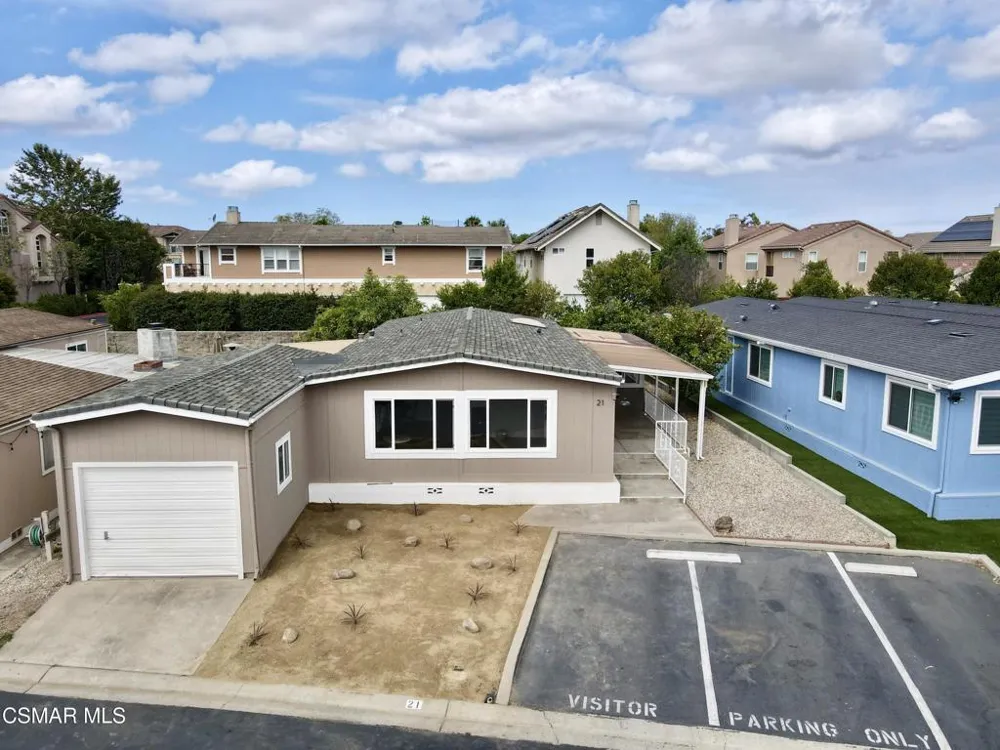 21 Poinsettia Gardens Drive #21 Ventura, CA 93004