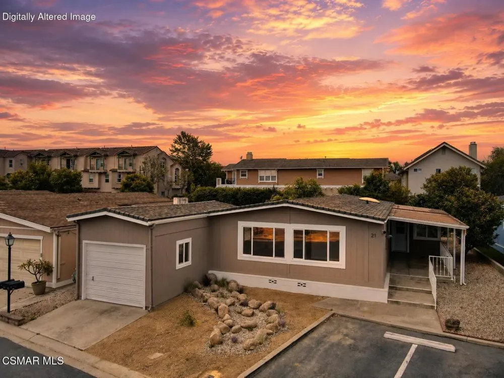 21 Poinsettia Gardens Drive #21 Ventura, CA 93004