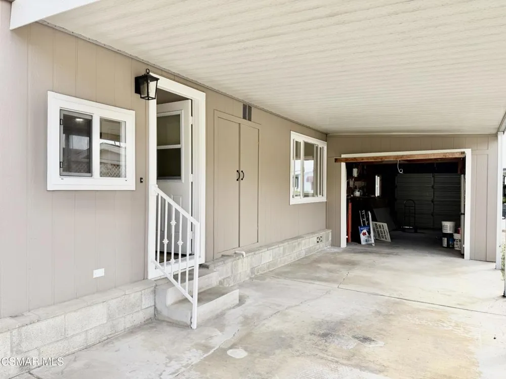21 Poinsettia Gardens Drive #21 Ventura, CA 93004
