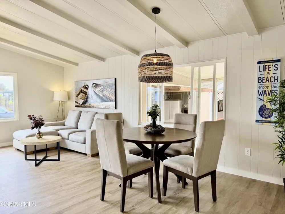 21 Poinsettia Gardens Drive #21 Ventura, CA 93004