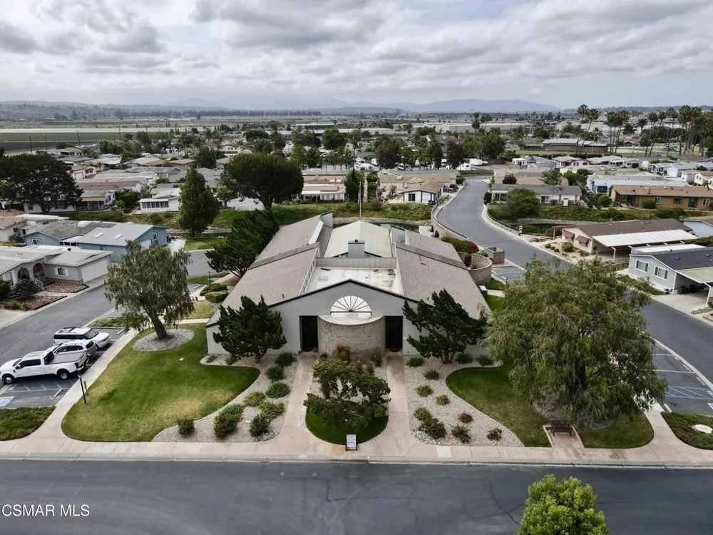 21 Poinsettia Gardens Drive #21 Ventura, CA 93004