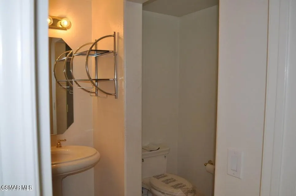 1596 Blue Canyon Street Newbury Park, CA 91320