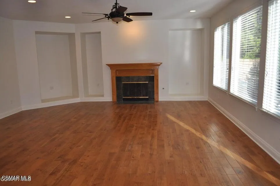 1596 Blue Canyon Street Newbury Park, CA 91320