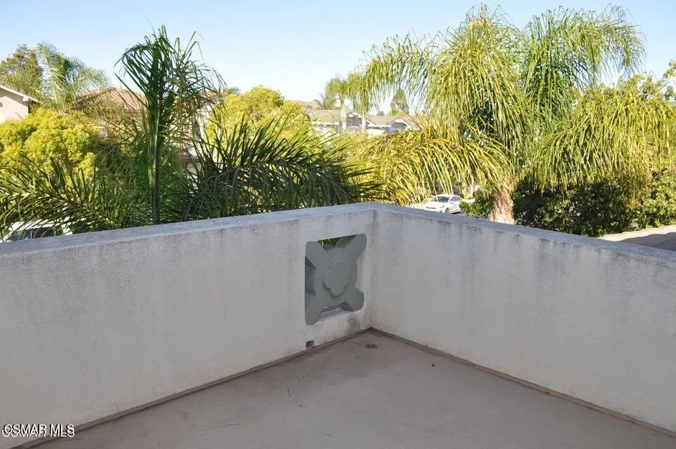 1596 Blue Canyon Street Newbury Park, CA 91320