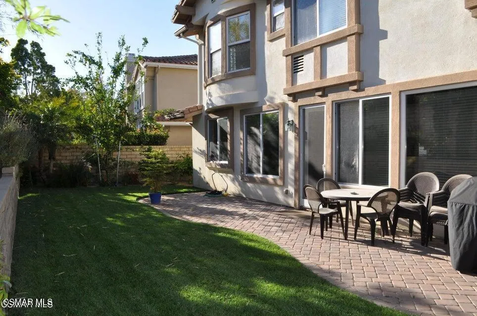 1596 Blue Canyon Street Newbury Park, CA 91320