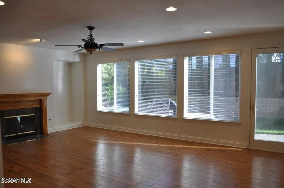 1596 Blue Canyon Street Newbury Park, CA 91320